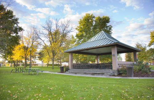 Mckenzie park shelter