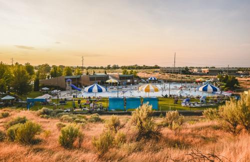 Hermiston Family Aquatic Center at dusk