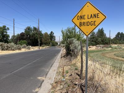 One lane bridge on 10th Street