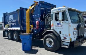 Sanitary disposal recycling truck