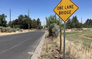 One lane bridge on 10th Street